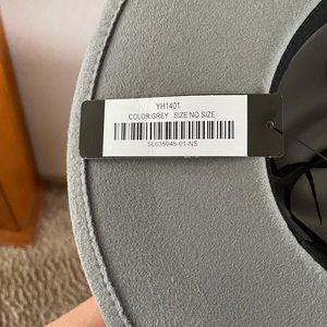 Grey lulu hat. New with tags
